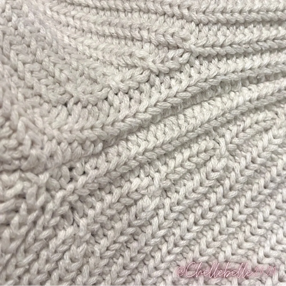 ✨🤍 H&M Off-White Pullover Sweater 🤍✨ - Picture 6 of 7